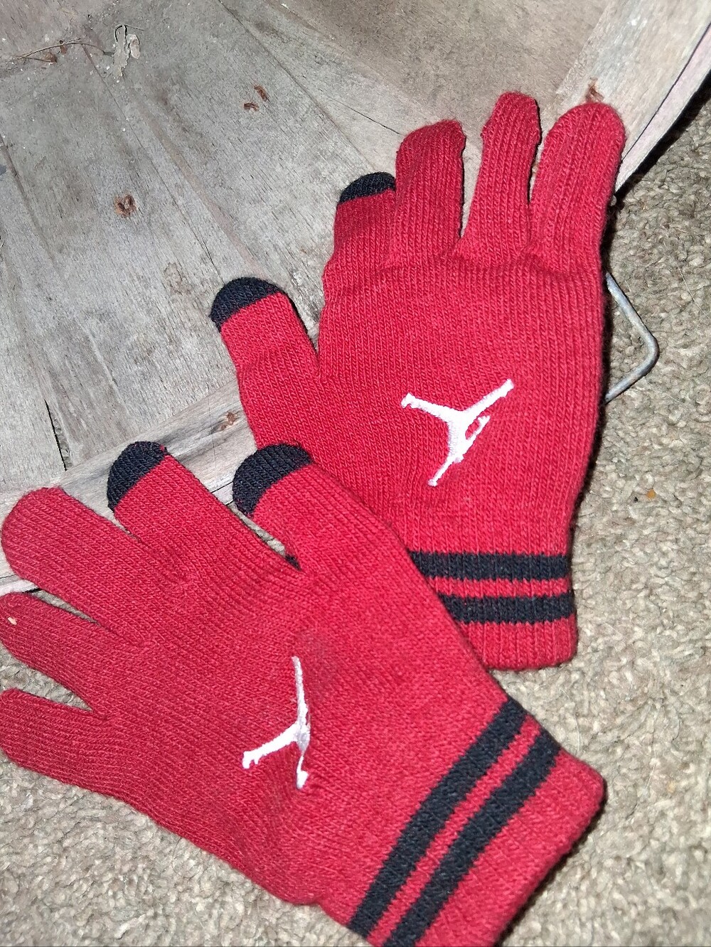 Jordan Red Knit Gloves with Black Touchscreen Tips